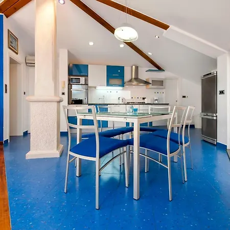 Canna Apartment